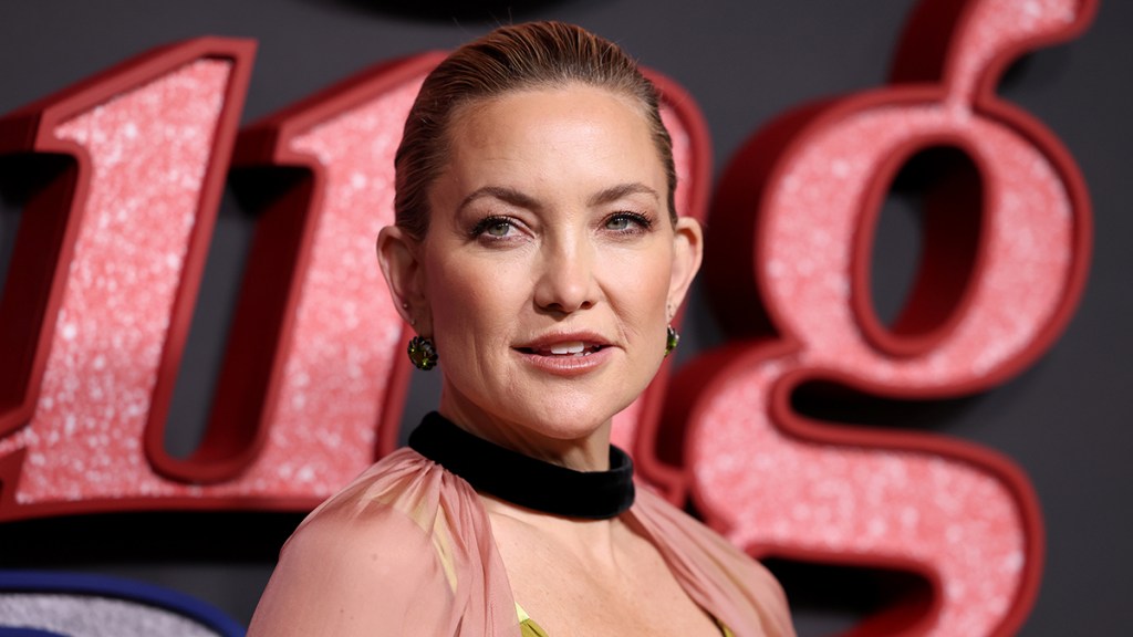 Kate Hudson's Gown Is a Lot of Things At Once
