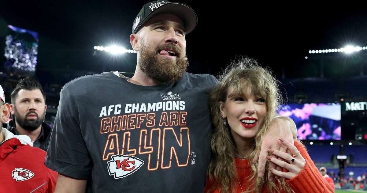 Taylor Swift Gifting Travis Kelce a ‘Private Island’ for Christmas — Source