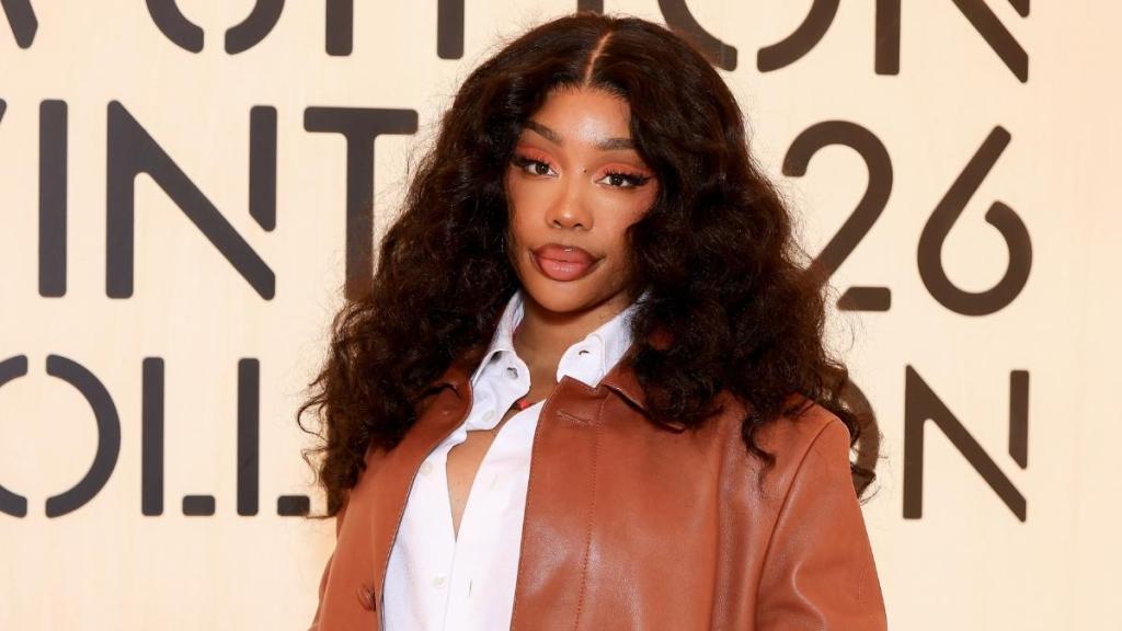 SZA Makes Messy Unbuttoned Shirt Look Work for Louis Vuitton Show