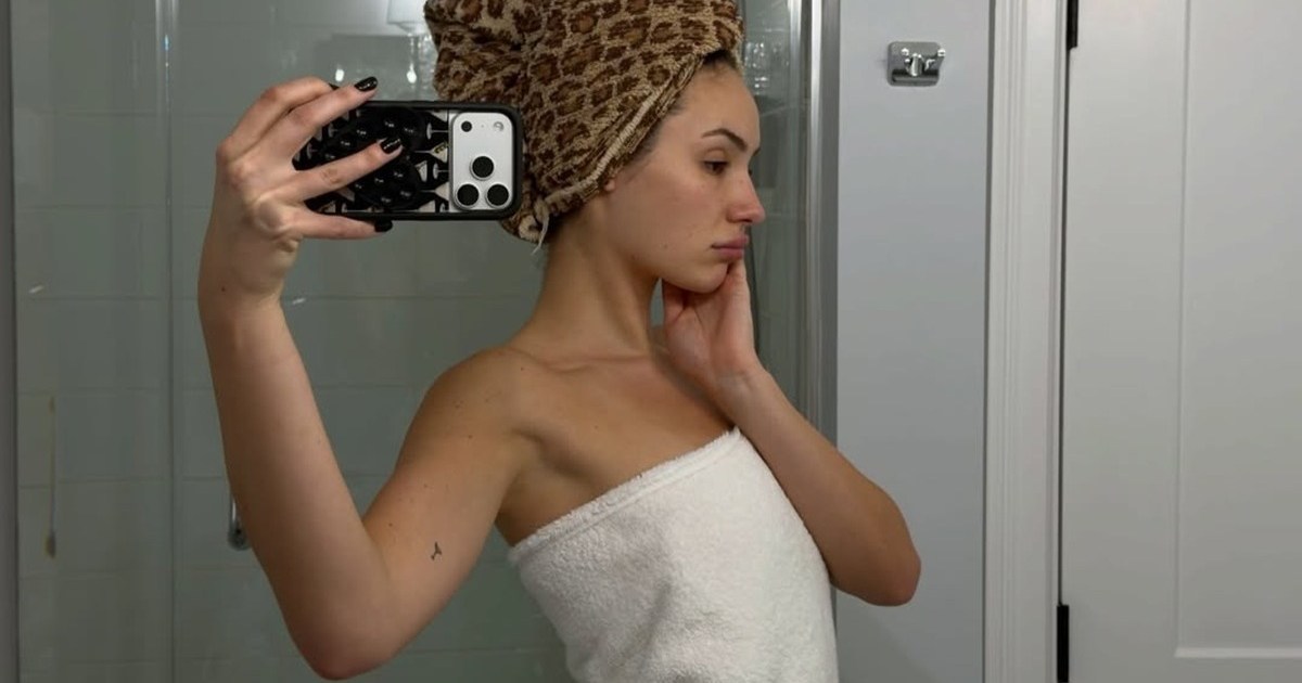 Alix Earle’s Sister Posing in Just Towel Is Must See