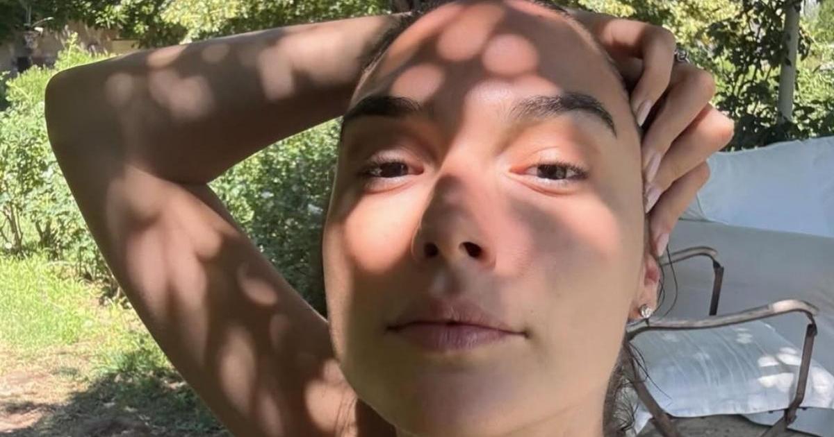 Gal Gadot’s Black Bra Top Makes a Statement in Photos