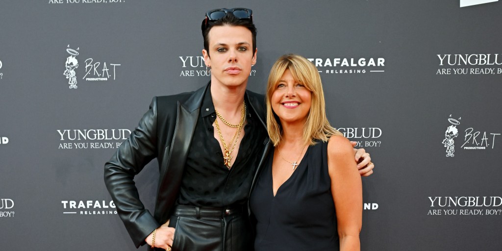 Yungblud with his mom