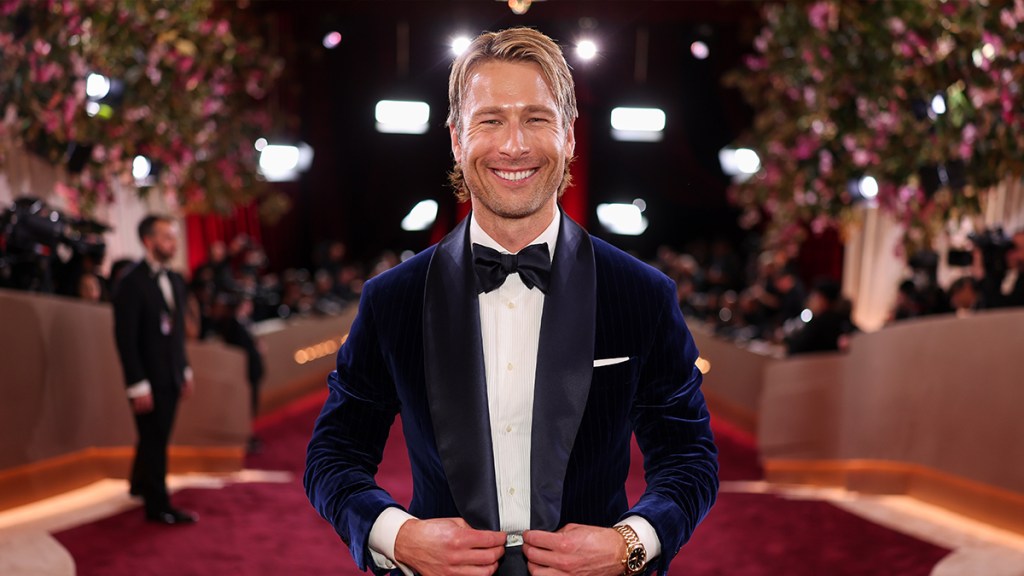 Glen Powell's Hair Became the Talk of the Town at Golden Globes 2026
