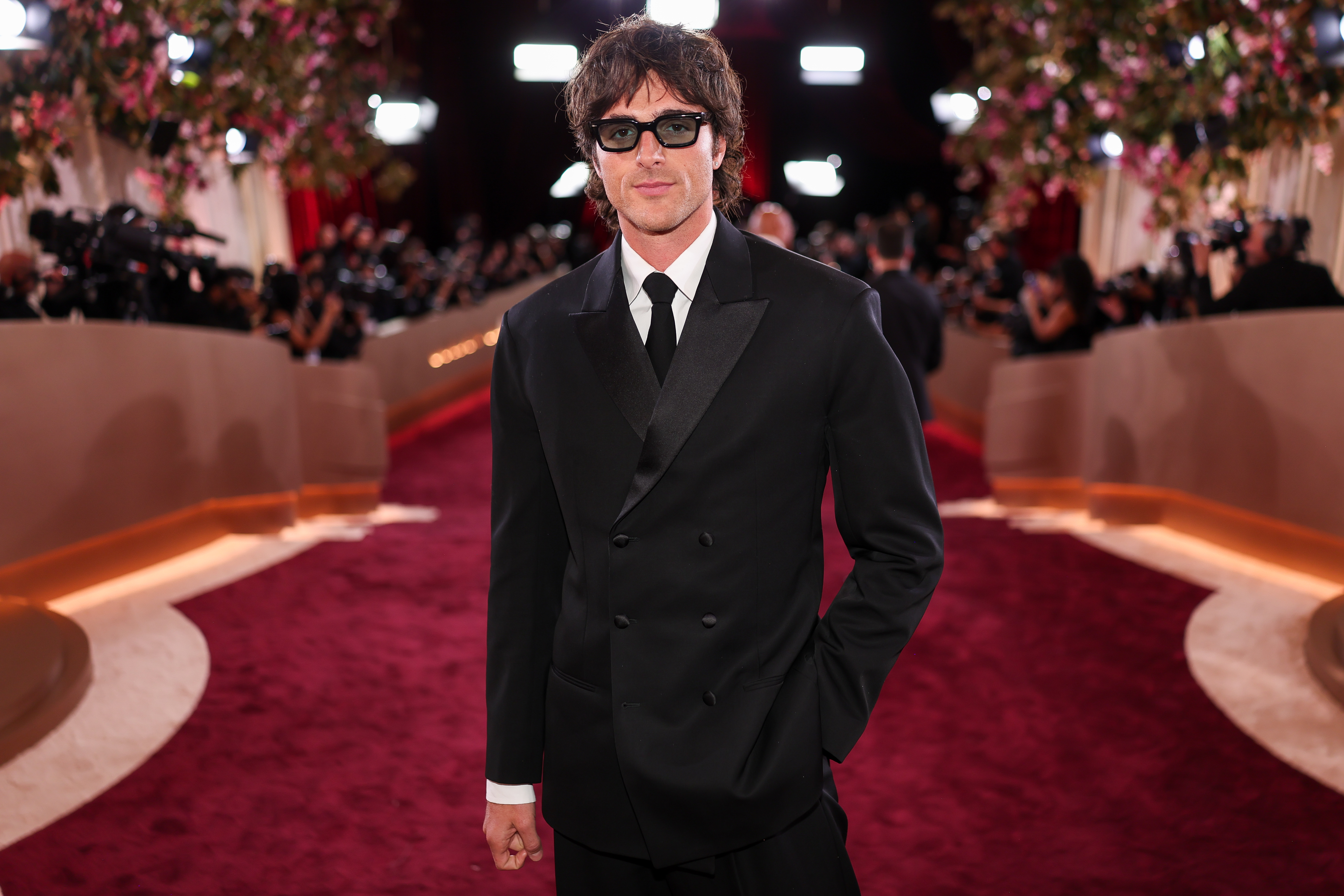 Mesmerizing Jacob Elordi Officially Fulfills Promise Made To His Mom At Oscars 2026 Scene Nature Mesmerizing Jacob Elordi Officially Fulfills Promise Made To His Mom At Oscars 2026 Scene Nature