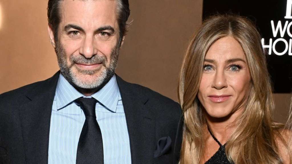 Jennifer Aniston Wants Boyfriend 'To Make More Money' — Source