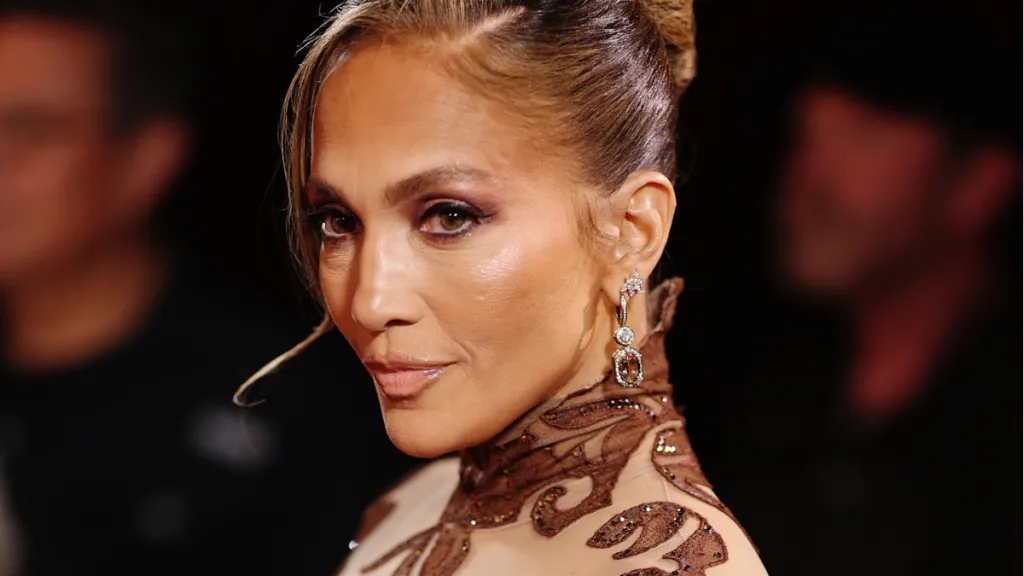 Jennifer Lopez's Abs Steals the Spotlight in Sheer Gown