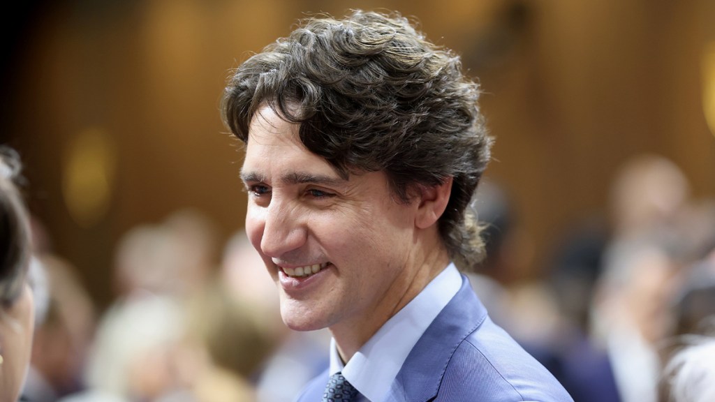 Justin Trudeau Flaunts Fit Body in Shirtless Look