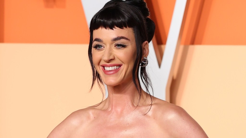 Katy Perry Turns Heads in Strapless Dress