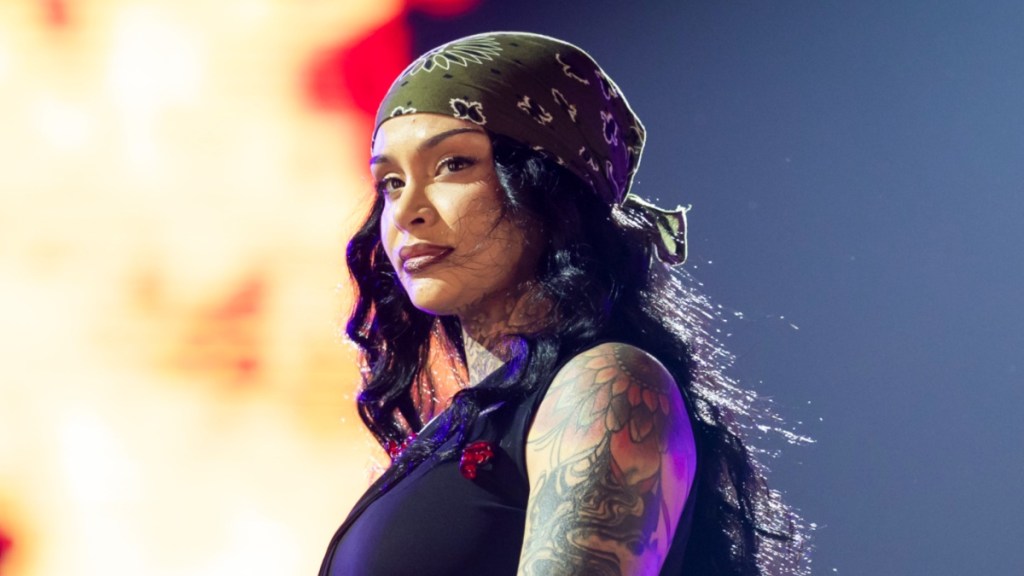 Kehlani’s Minishorts Moment Steals the Spotlight Onstage