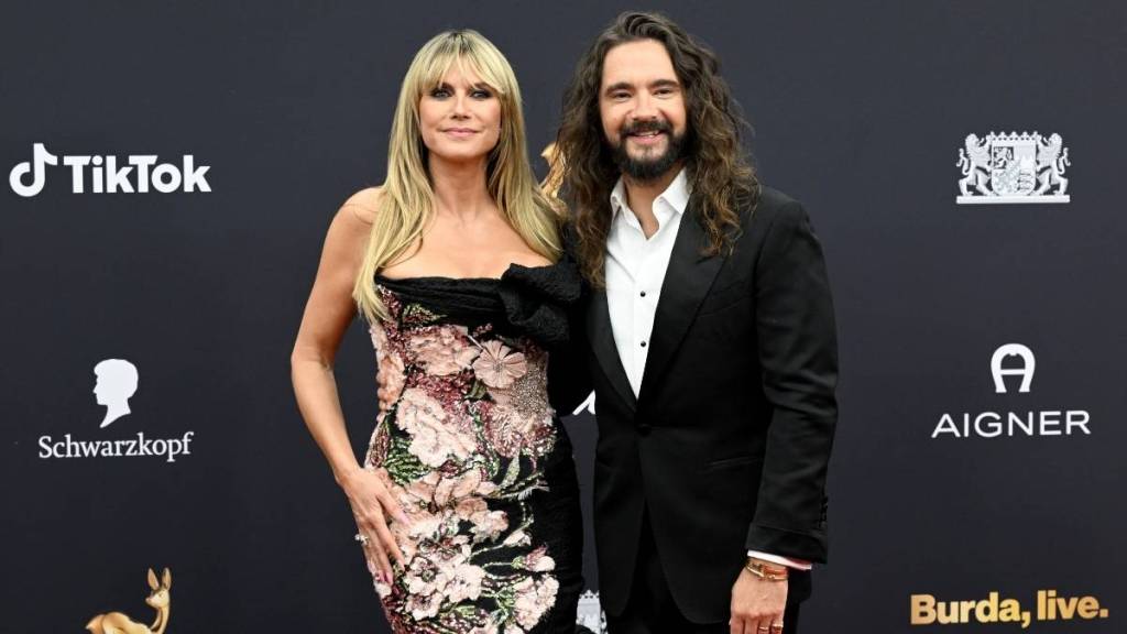 Bikini-Clad Heidi Klum & Husband’s PDA-Packed Beach Vacay Seems Endless