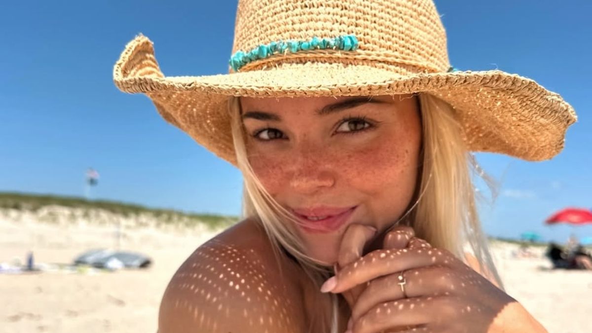 Livvy Dunne's Slinky Bodysuit Steals the Spotlight in Bathroom Video