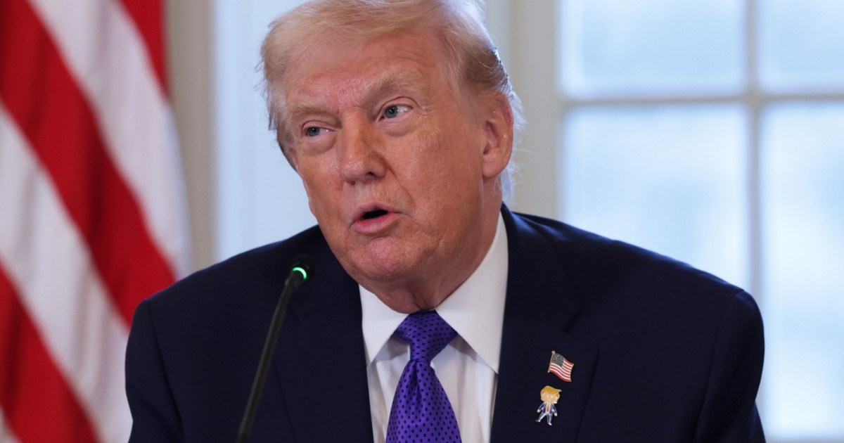 Donald Trump Appears to Flip Off &amp; Say ‘F*** You’ to Heckler