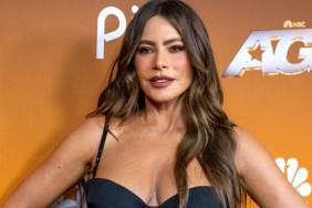 Sofia Vergara Shows How It's Done in Low-Cut Top