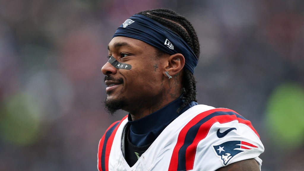 Stefon Diggs Slammed for Being 'Too F*****g Horny' by Streamer