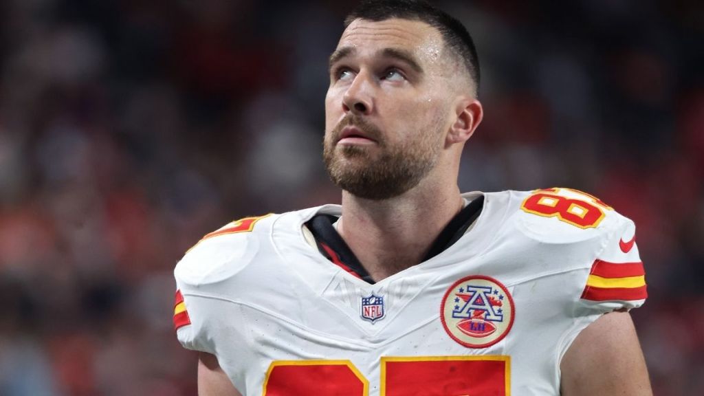 Travis Kelce’s Return to Chiefs for a Year Should Be a Priority — Insider