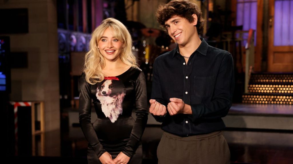 ‘Obsessed’ Dax Shepard Plays Matchmaker for Sabrina Carpenter & This Star