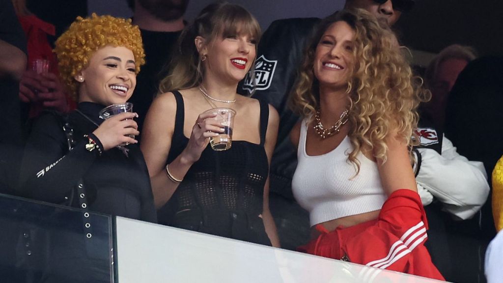 Taylor Swift Changing Number Wasn’t ‘Petty’ Amid Texts Drama — Source