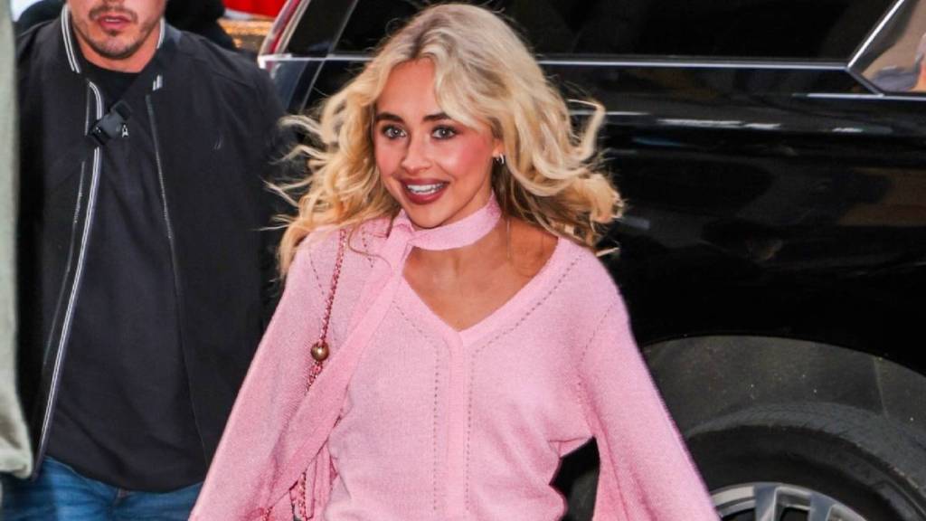 Sabrina Carpenter's Valentino Slip Dress for SNL Is Fun & Flirty