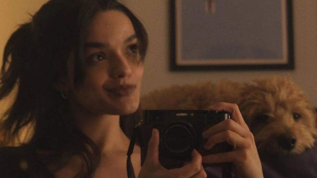 Rachel Zegler Turns Heads With Crop-Top Selfie