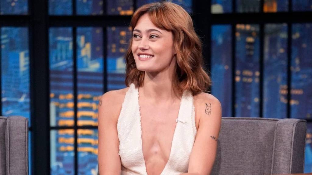 Ella Purnell's Crop Top & Sequin Skirt Give a Peek of Her Midriff