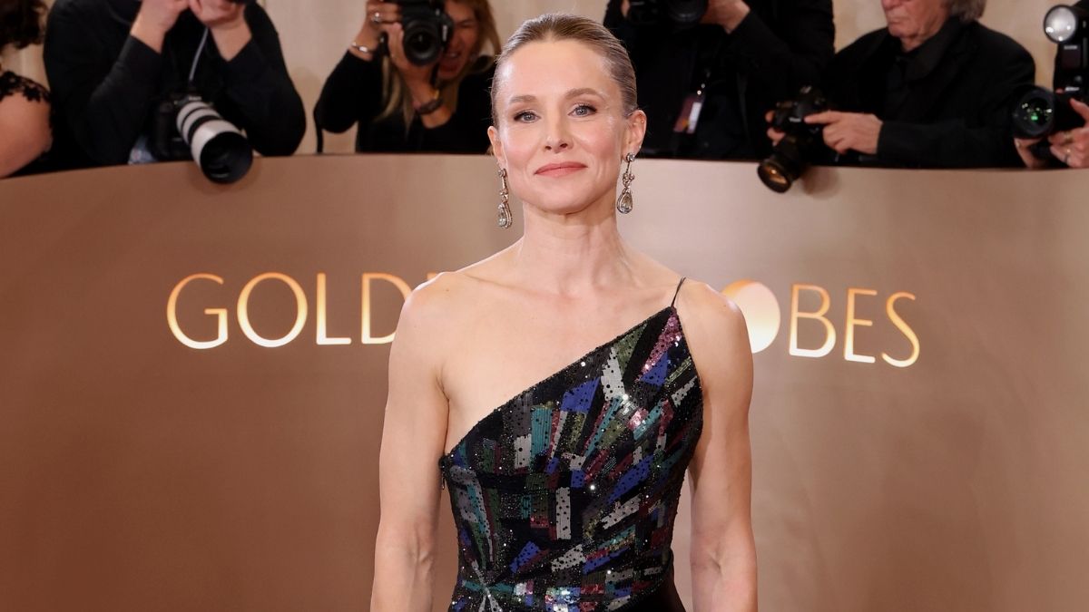 Kristen Bell's Armani Prive Dress Is Held up by a Single String - Reality  Tea