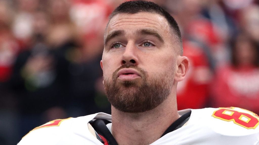 Travis Kelce Asked to Retire by Chiefs Legend