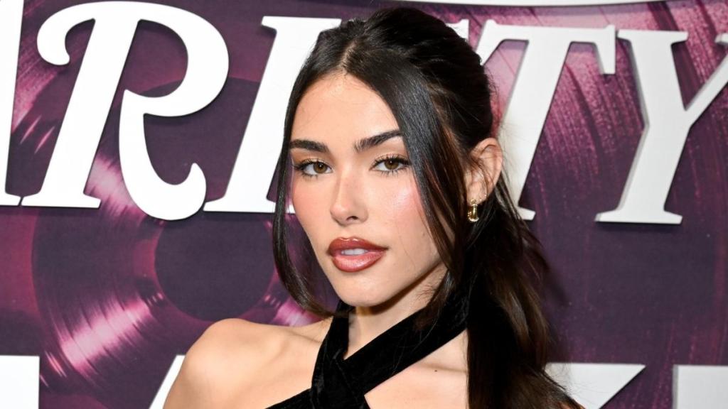 Madison Beer’s Micro Shorts Add Twist to Sheer Datt Trench Set
