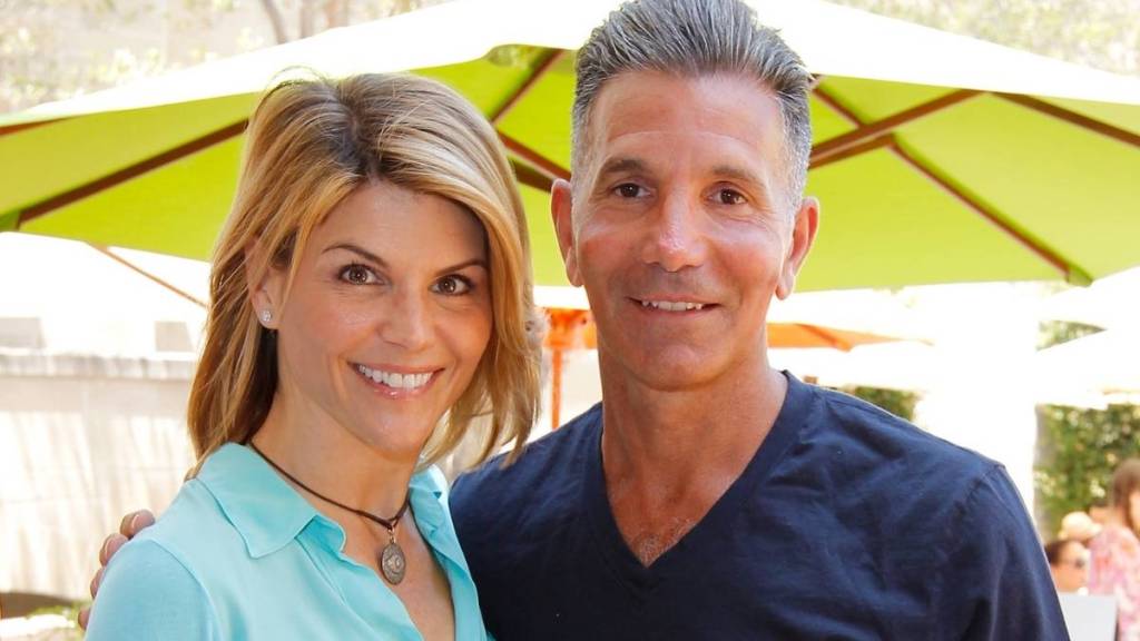 Lori Loughlin 'Still Extremely Angry' With Ex Amid Divorce — Source