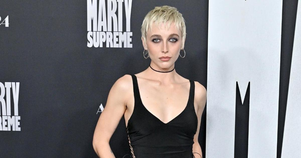 Emma Chamberlain Is Indeed the It Girl in Jumpsuit With Bold Neck