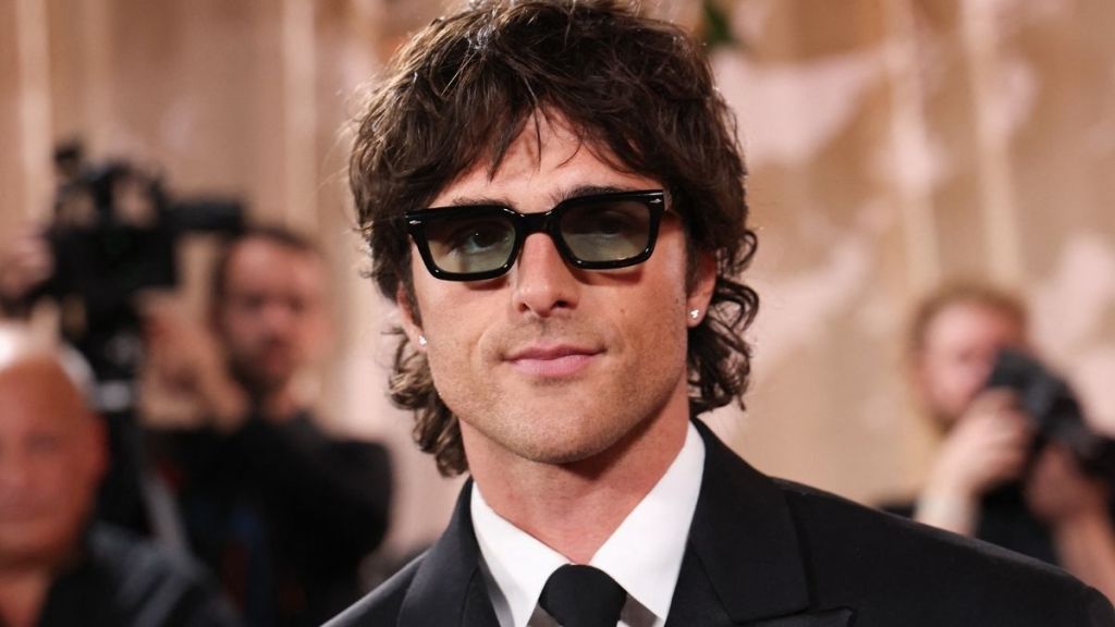 New James Bond Actor Rumors Surround 6’5” 28-Year-Old