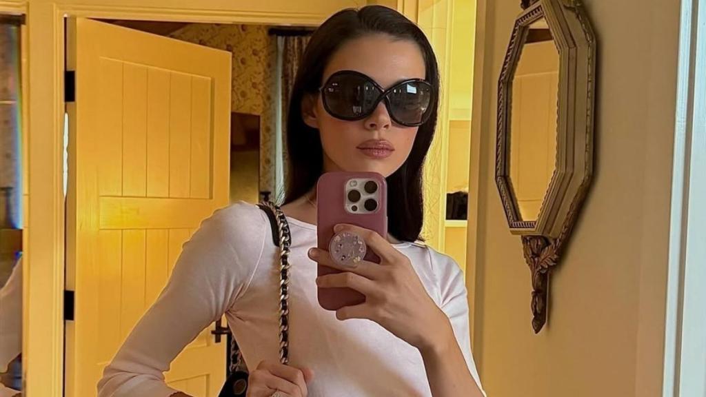 Nicola Peltz Poses in Backless Dress Amid Brooklyn Beckham Family Feud