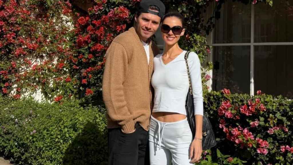 Nicola Peltz Posts Loved-up Sunny Photos With Brooklyn Beckham Amid Feud