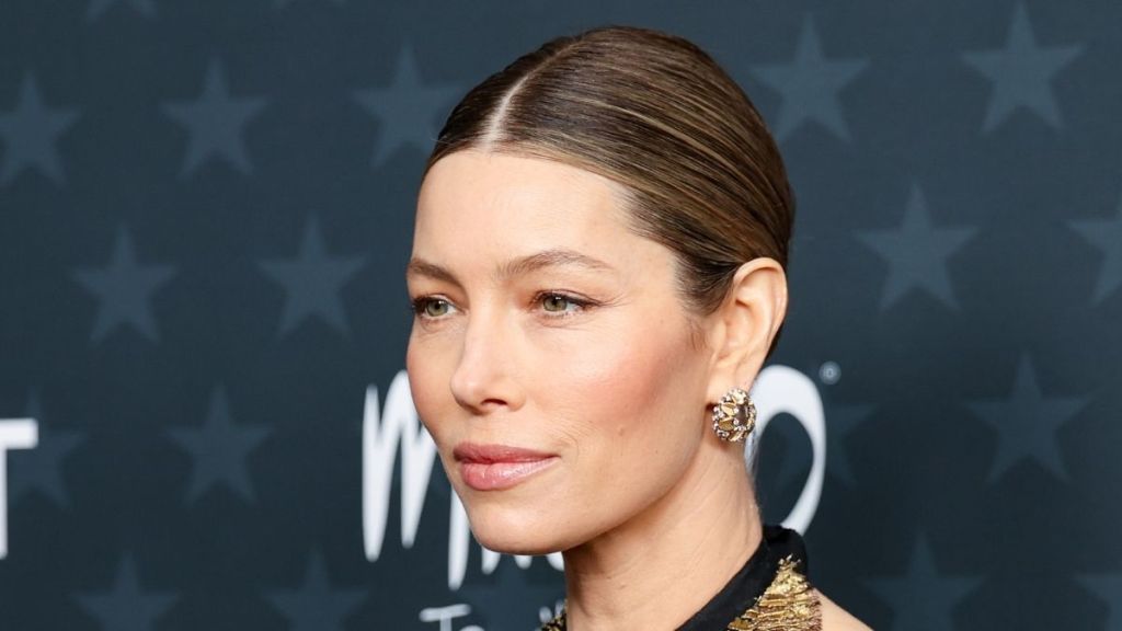 Jessica Biel Doesn’t Care if She Looks ‘Crazy’ at Justin Timberlake’s Show