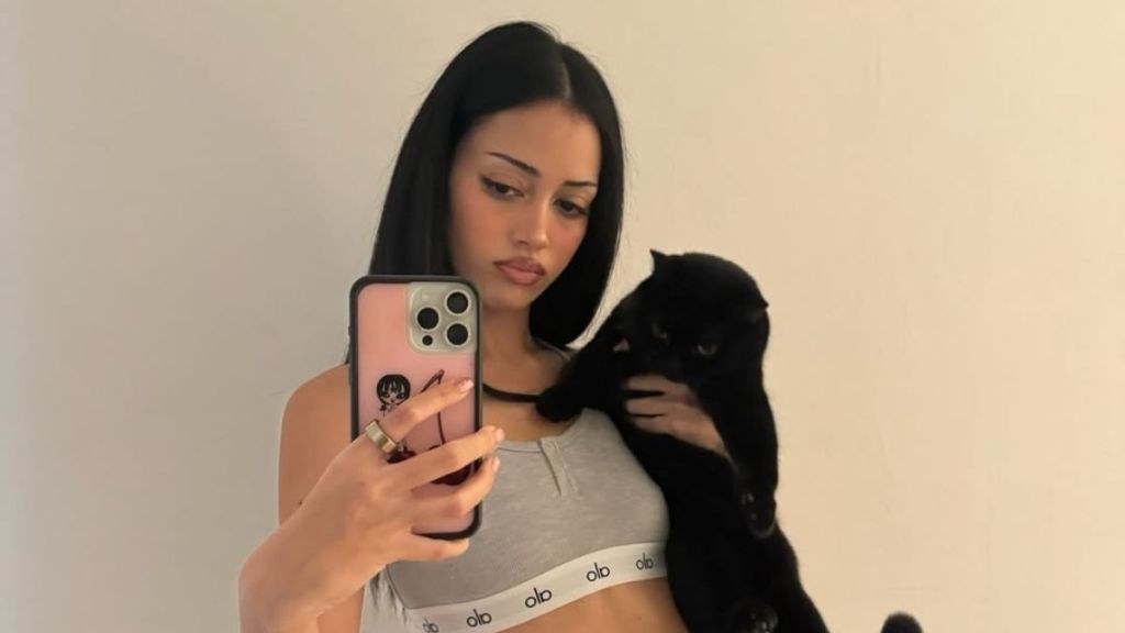 Cindy Kimberly’s Bikini Photo Puts on a Cheeky Display on Yacht