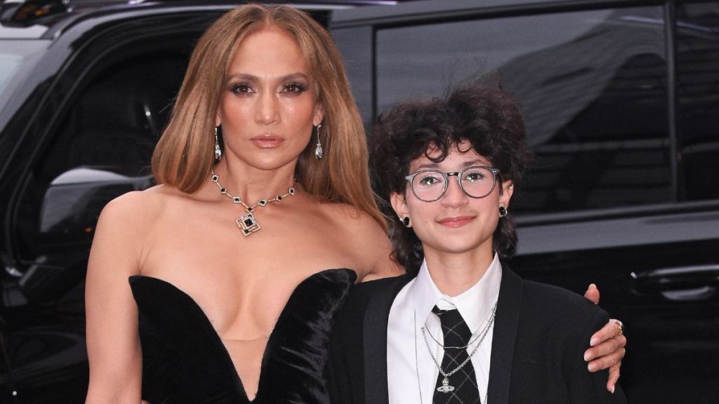 Jennifer Lopez Rings in New Year With Teens in Adorable Video