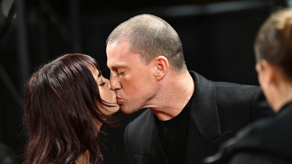 Channing Tatum Kisses 26-Year-Old Girlfriend During Beach Vacation