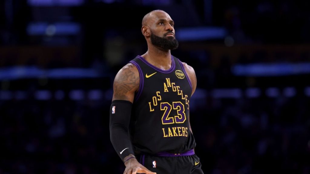 LeBron James’ Fans Laud His Latest Game-Day Fit as His ‘Best’