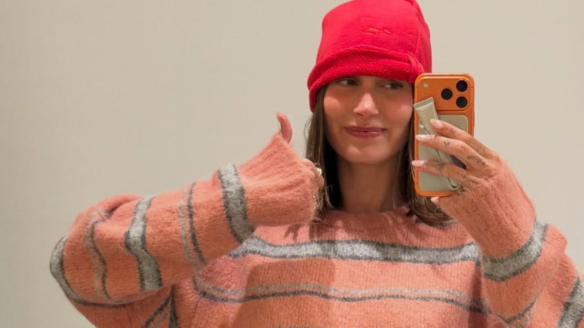 Hailey Bieber Poses in Knickers & Crop Top in New Selfie - Reality Tea