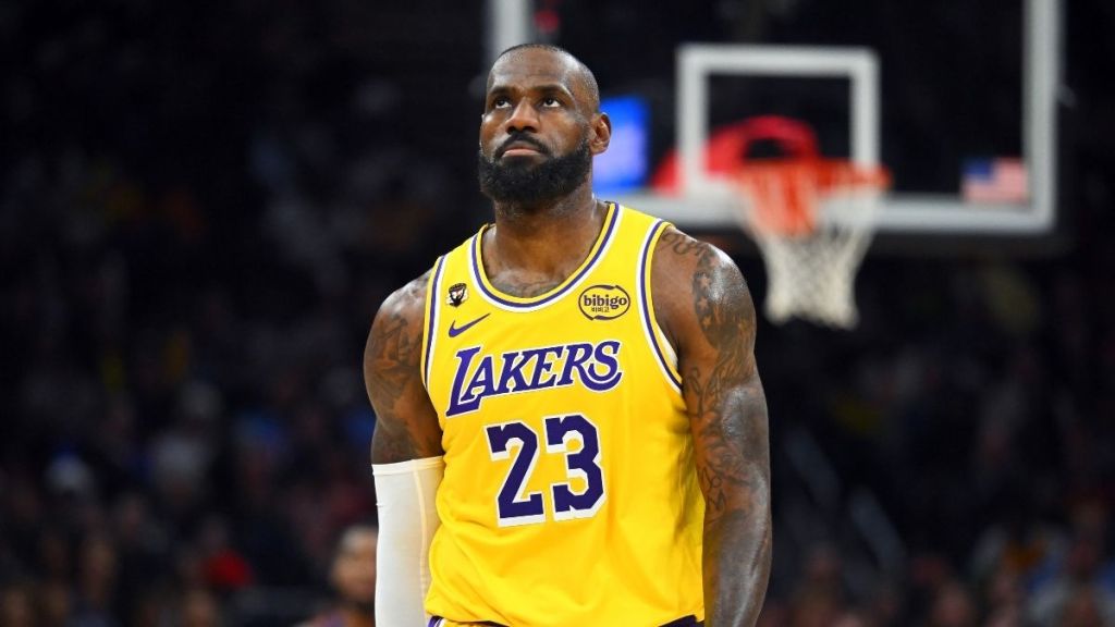 LeBron James Made This Lifestyle Change During Sciatica Injury Rehab