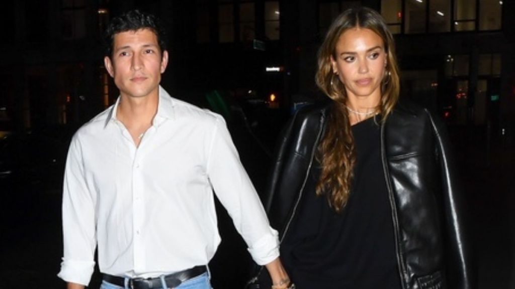 Jessica Alba & Danny Ramirez's Beach Photos Are All About PDA