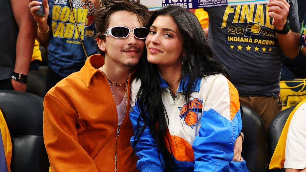 Kylie Jenner & Timothee Chalamet Spotted Jetting off on Romantic Getaway