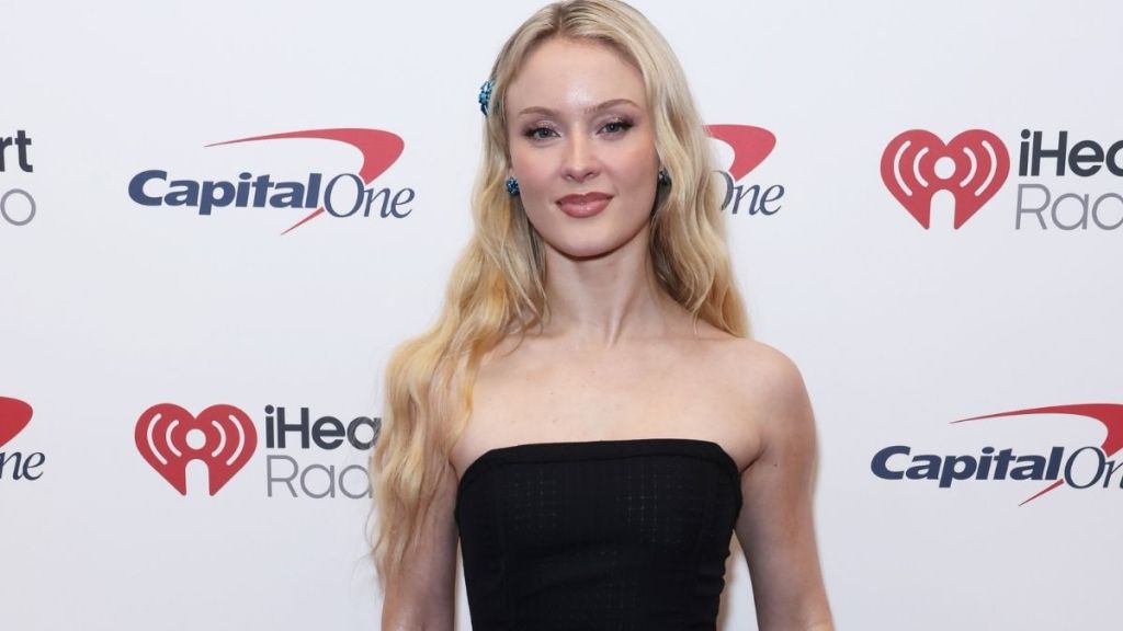 Zara Larsson’s Sheer Ludovic de Saint Sernin Lace Gown Boasts Cutouts