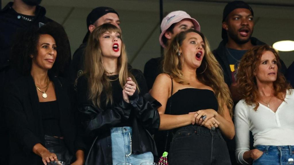 Taylor Swift & Blake Lively’s Texts Reportedly Address ‘Shift’ in Friendship