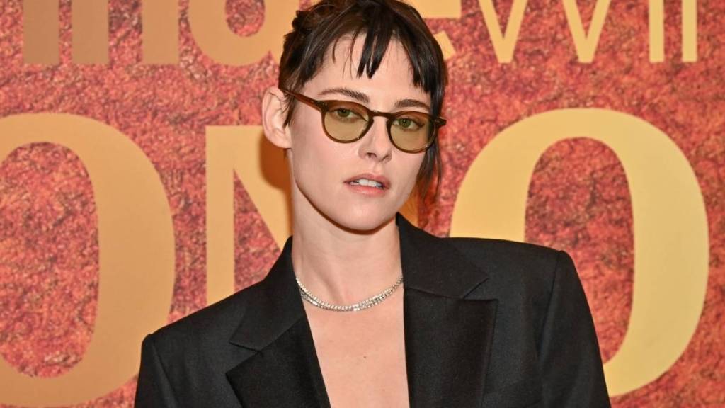 Kristen Stewart Wants To ‘Go Fizz Out’ After ‘Carbonated’ 2025