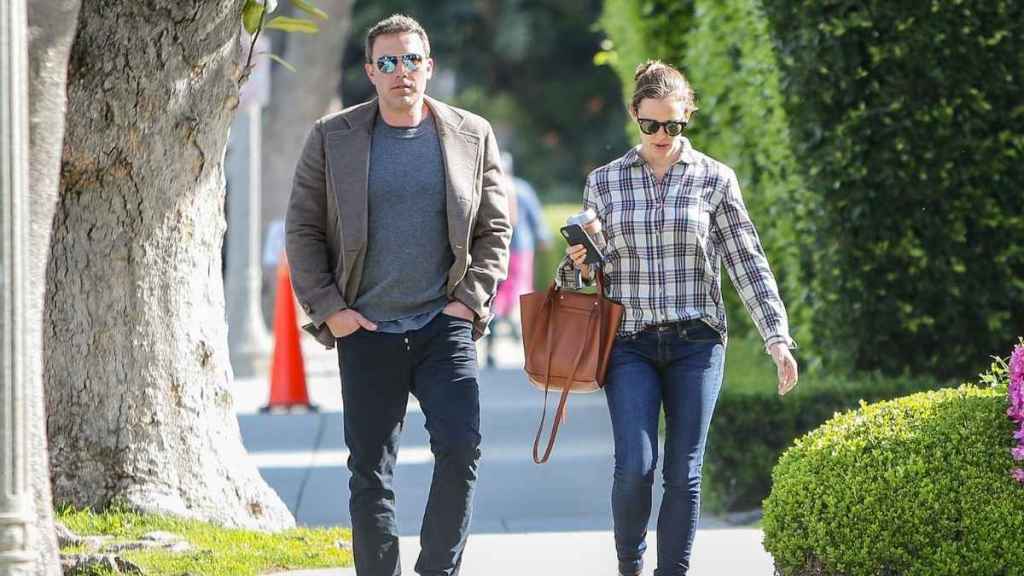 Ben Affleck & Jennifer Garner Avoid This ‘Complicated’ Move With Kids — Report