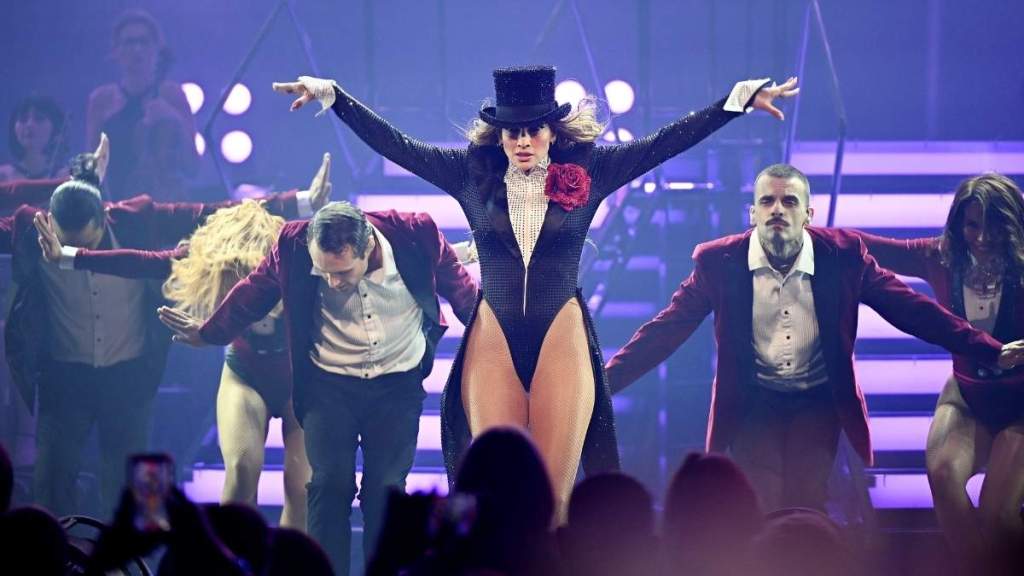 Jennifer Lopez's Vegas Banter Allegedly 'Scripted' for a Reason — Source