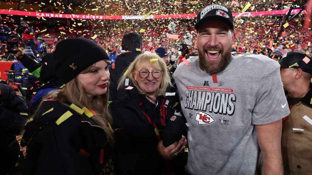 Travis Kelce's Mom Donna Isn't Overstepping Her Role in Taylor Swift Wedding — Source