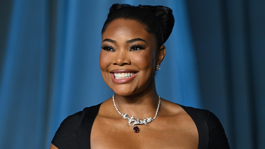 Gabrielle Union-Wade Goes Completely Nude for Onsen