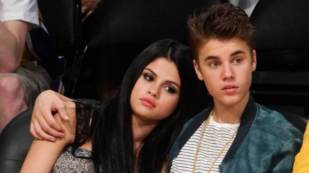 Justin Bieber Reportedly Liked Old Kissing Photo With Ex Selena Gomez