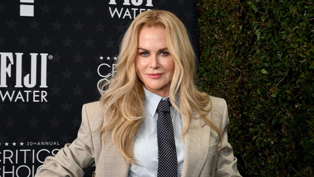 Nicole Kidman Enjoys 'Once in a Lifetime Adventure' Amid Split